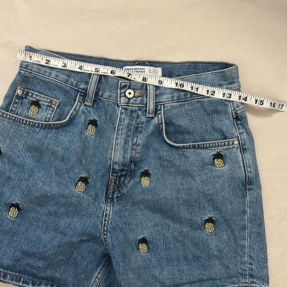 ZARA BASIC‎ PINEAPPLE DEMIN SHORTS SIZE 2 - Picture 3 of 7